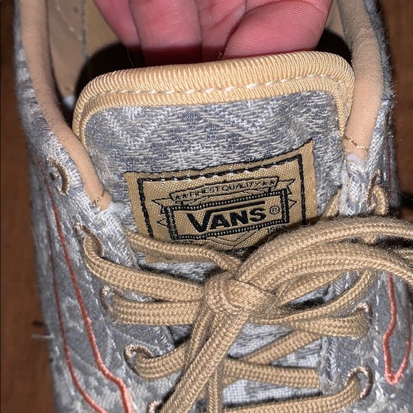 Vans - Picture 3 of 10